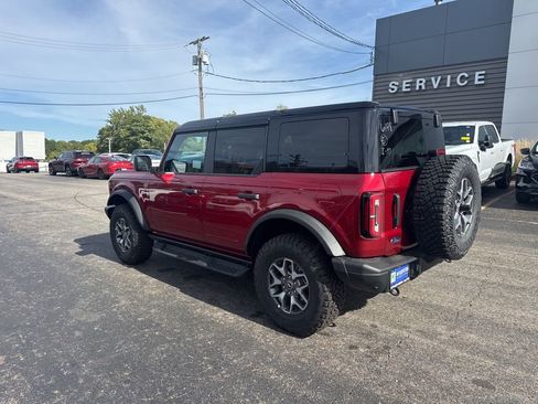 New 2025 Ford Bronco Badlands image 9