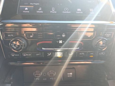 Used 2024 Jeep Grand Cherokee L Laredo AWD/4WD image 18