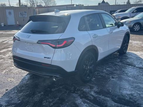 Used 2025 Honda HR-V Sport image 6