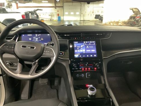 Certified 2023 Jeep Grand Cherokee L Laredo w/ Luxury Tech Group I AWD/4WD image 18