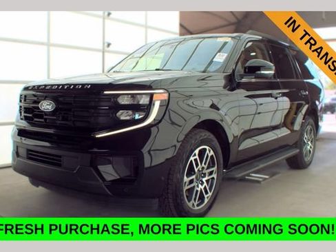 Used 2025 Ford Expedition Active AWD/4WD image 1