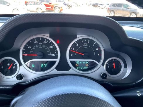 Used 2010 Jeep Wrangler Unlimited Sahara image 25