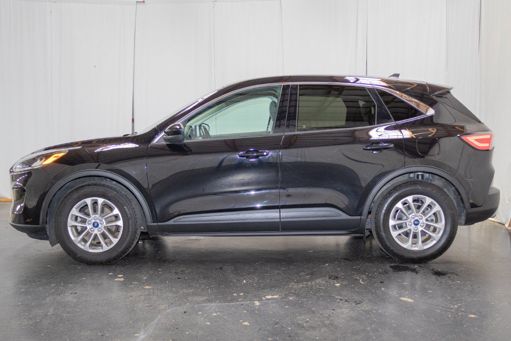 Used 2021 Ford Escape SE w/ Cold Weather Package FWD image 4