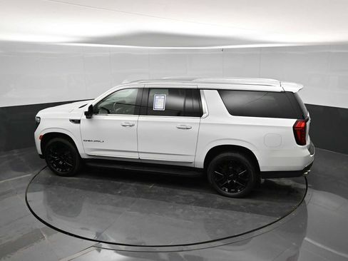 Used 2022 GMC Yukon XL Denali AWD/4WD image 28