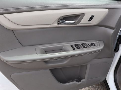 Used 2017 Chevrolet Traverse LS FWD image 19