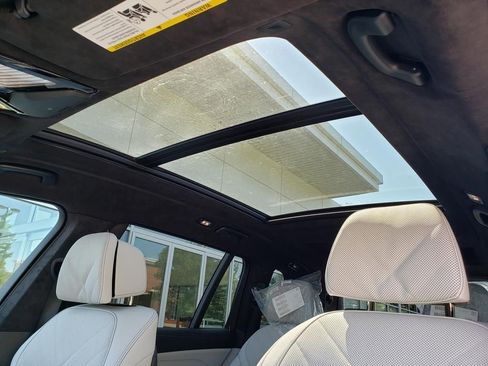 New 2026 BMW X7 xDrive40i w/ Premium Package image 23