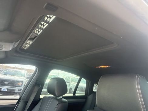 Used 2018 BMW X4 M40i image 22