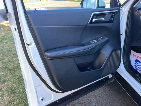 Used 2024 Mitsubishi Outlander Ralliart image 9