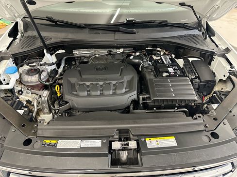 Used 2022 Volkswagen Tiguan SE w/ Panoramic Sunroof Package AWD/4WD image 36
