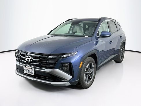 Used 2025 Hyundai Tucson SEL FWD image 3