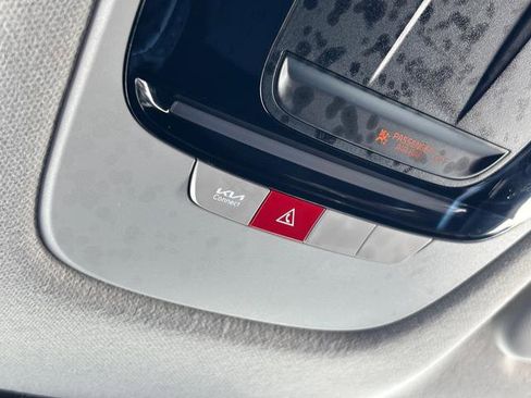 Certified 2024 Kia Seltos S image 28