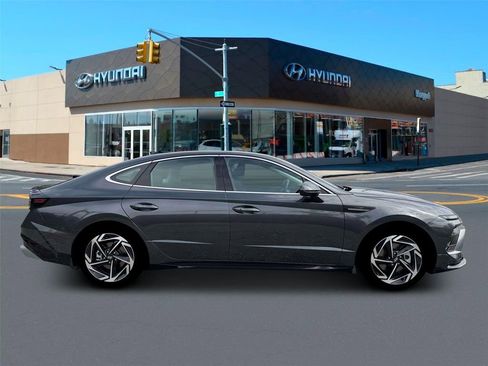 New 2026 Hyundai Sonata SEL image 9
