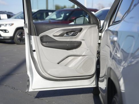 Used 2018 GMC Terrain SLT image 29