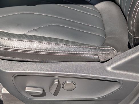 Used 2026 Ford Escape SE w/ PHEV Premium Package image 11