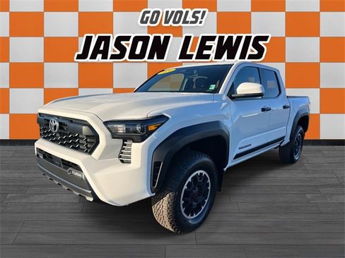 Used 2024 Toyota Tacoma TRD Off-Road image 9