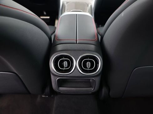 Used 2025 Mercedes-Benz GLC 43 AMG 4MATIC image 37