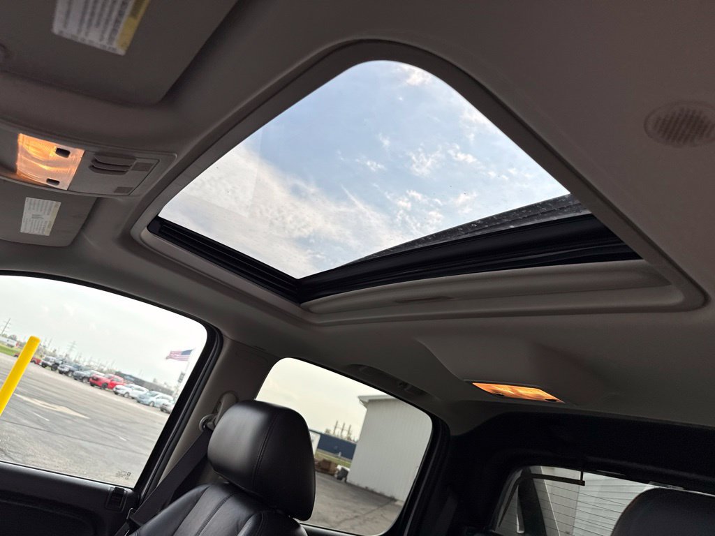 Used 2011 Chevrolet Avalanche LT w/ Luxury Package AWD/4WD image 20