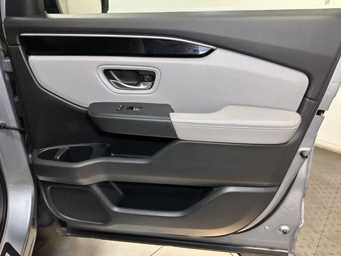 Certified 2024 Honda Pilot Touring image 37