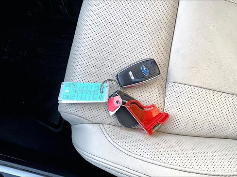 Used 2022 Subaru Ascent Limited w/ Technology Package image 10