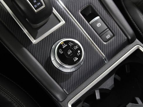 Used 2022 Mitsubishi Outlander SE image 16