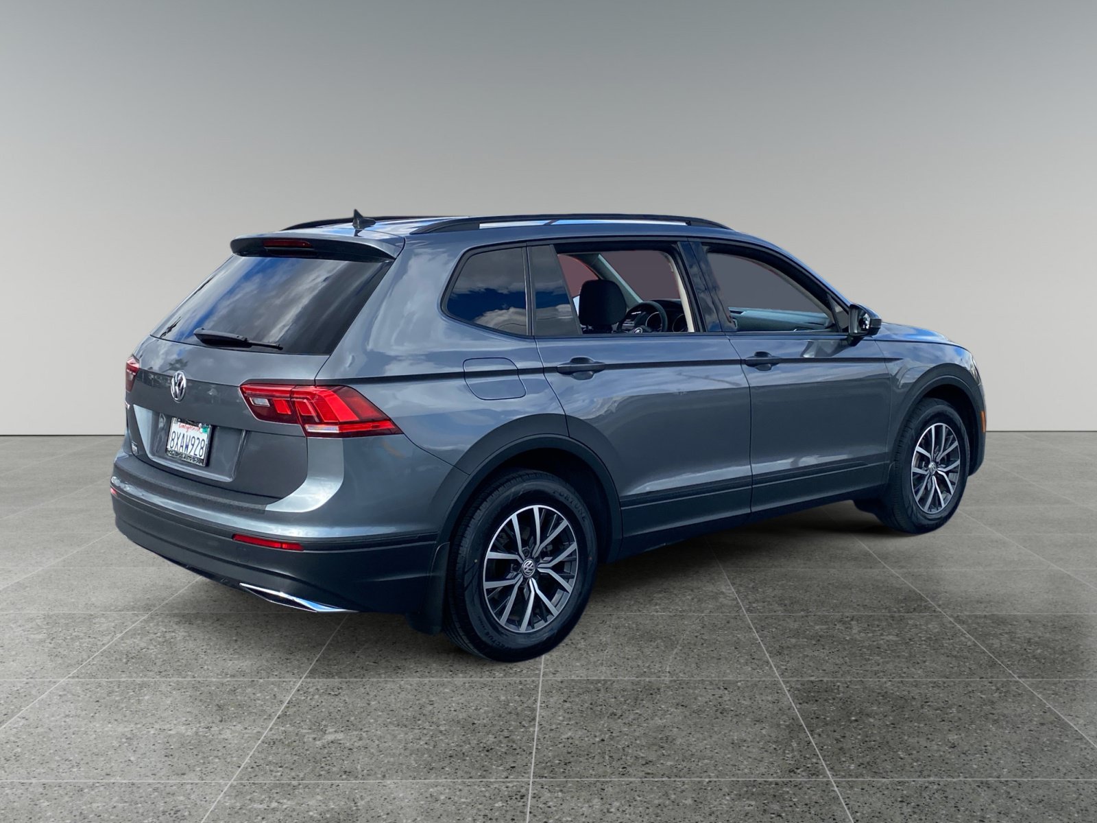 Used 2021 Volkswagen Tiguan S FWD image 5