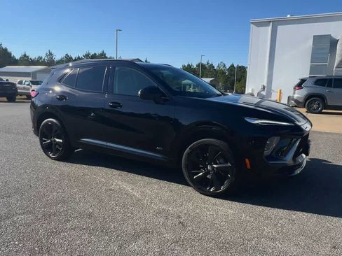 Used 2025 Buick Envision Sport Touring image 2