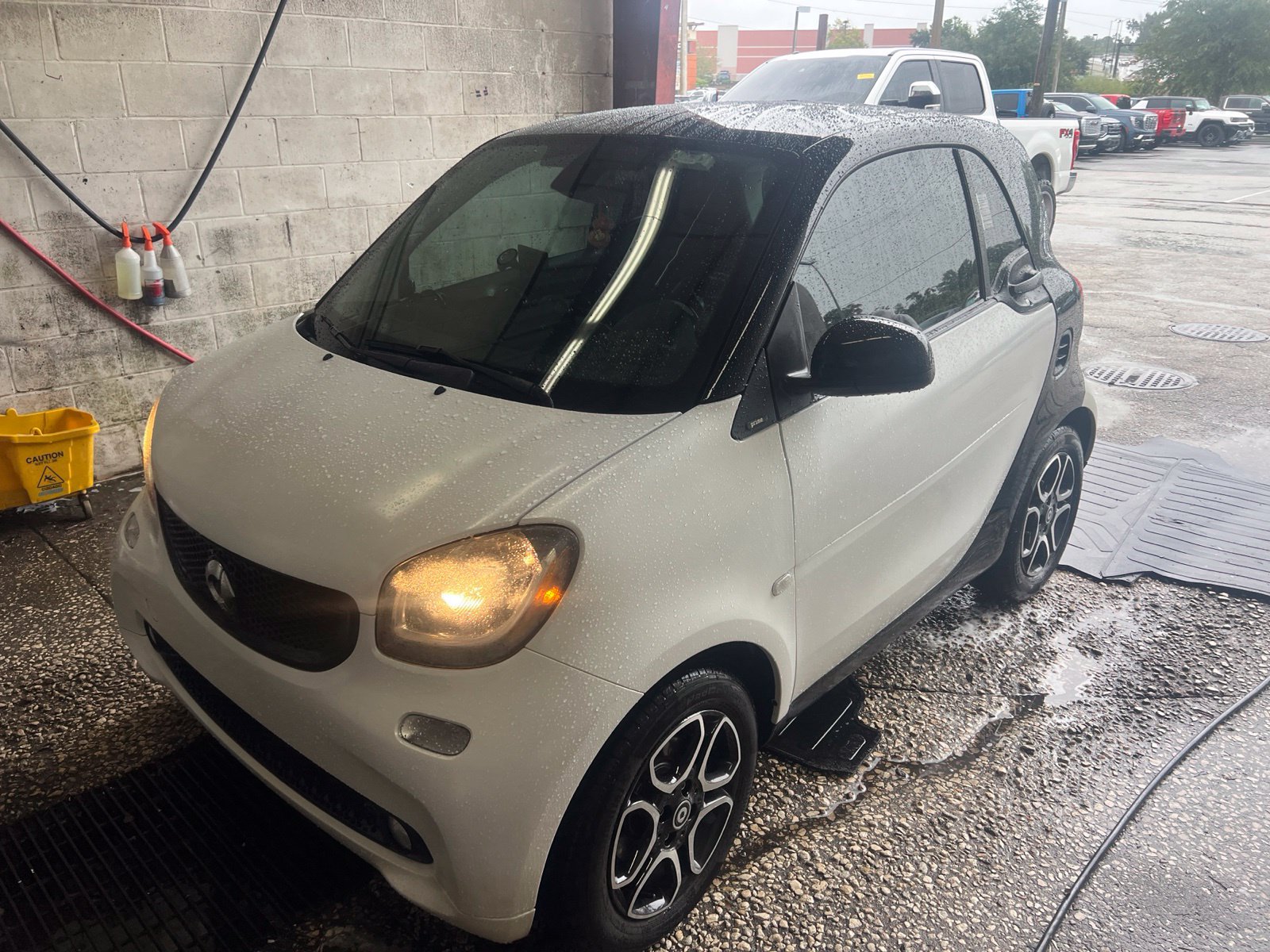 Used 2016 smart fortwo Prime RWD image 1