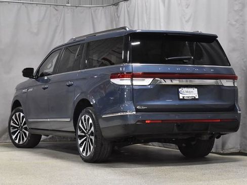 Used 2023 Lincoln Navigator L Reserve w/ Equipment Group 201A image 7