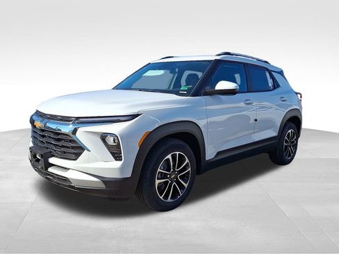 New 2026 Chevrolet TrailBlazer LT w/ Driver Confidence Package image 2