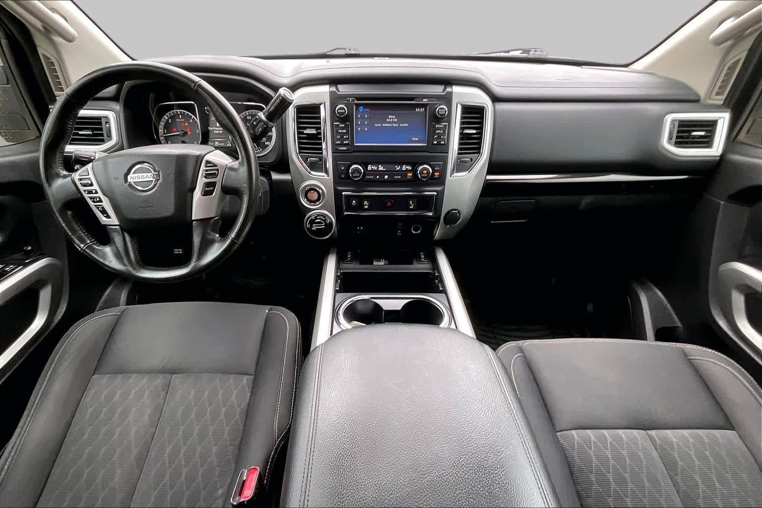 Used 2018 Nissan Titan SV w/ SV Convenience Package AWD/4WD image 15