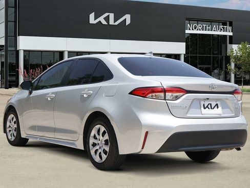 Used 2025 Toyota Corolla LE FWD image 4