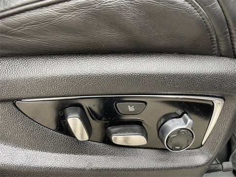 Used 2016 Cadillac Escalade Platinum image 28