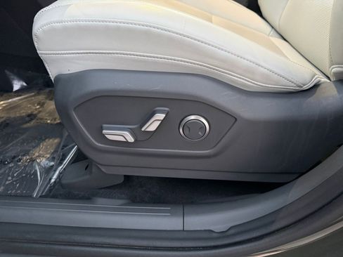 Used 2025 Hyundai Santa Fe SEL image 24