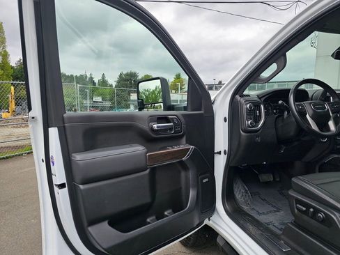Used 2022 GMC Sierra 2500 Denali AWD/4WD image 18