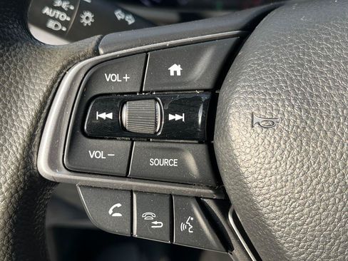 Used 2019 Honda Accord LX image 22