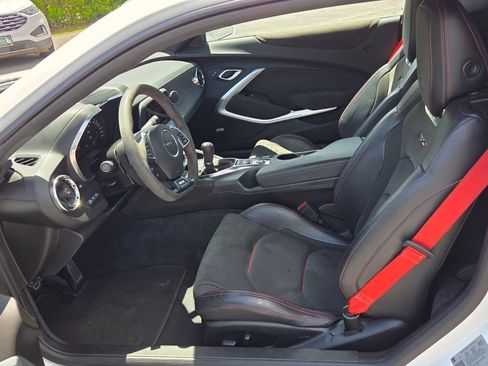 Used 2019 Chevrolet Camaro ZL1 RWD image 3