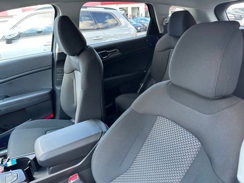 New 2026 Kia Sportage S image 8