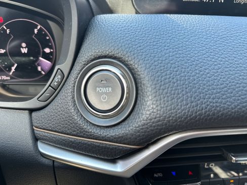 Certified 2024 MAZDA CX-90 Plug-In Hybrid w/ Preferred AWD/4WD image 32