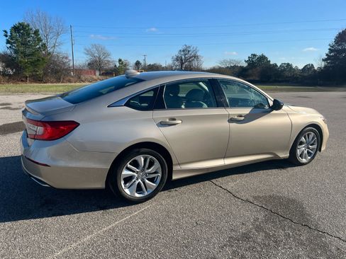 Used 2020 Honda Accord LX image 6