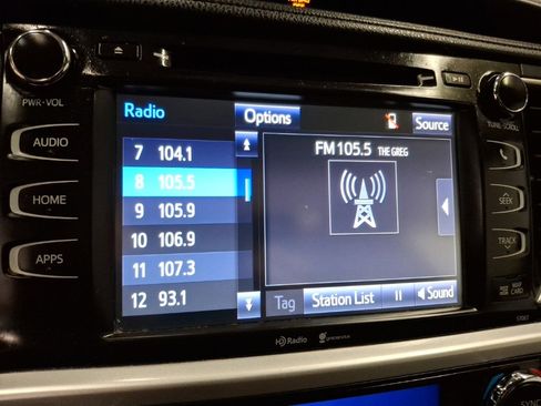 Used 2015 Toyota Highlander XLE image 21