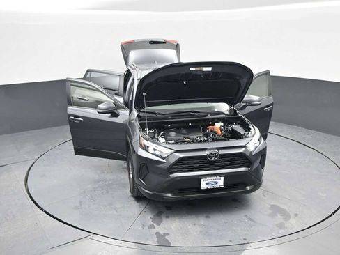 Used 2025 Toyota RAV4 XLE image 43