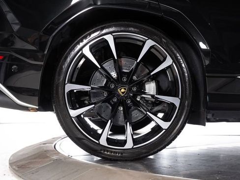 Used 2022 Lamborghini Urus AWD/4WD image 15