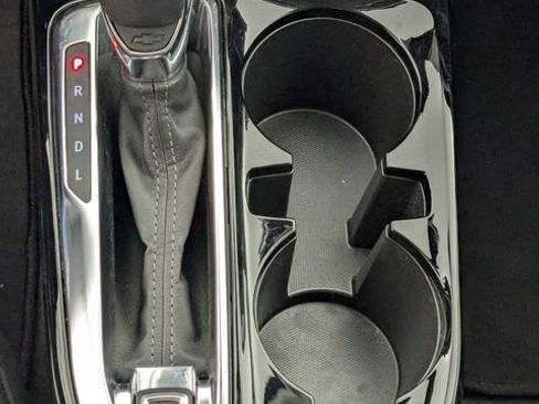 Used 2025 Chevrolet Trax LT w/ LT Convenience Package image 22