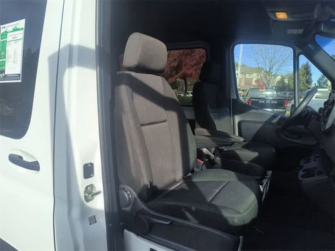 Used 2023 Mercedes-Benz Sprinter 2500 image 24