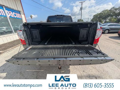 Used 2019 Nissan Titan PRO-4X w/ Pro-4x Convenience Package AWD/4WD image 12