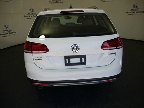 Used 2019 Volkswagen Golf Alltrack S AWD/4WD image 9
