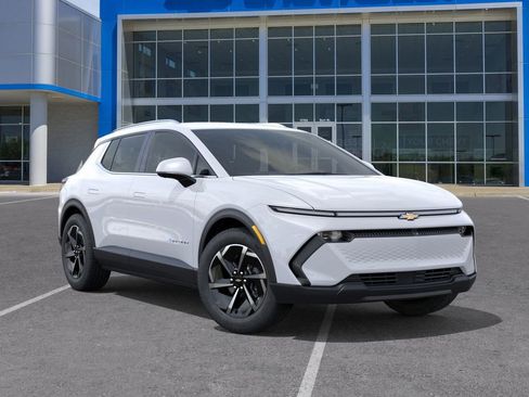 New 2026 Chevrolet Equinox EV LT image 7