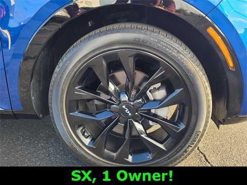 Used 2023 Kia Sorento SX image 9
