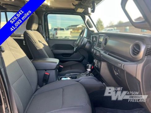 Used 2022 Jeep Gladiator Willys image 21