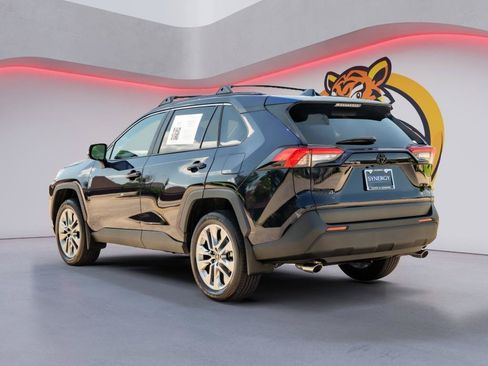 Used 2025 Toyota RAV4 XLE Premium w/ Weather Package AWD/4WD image 8